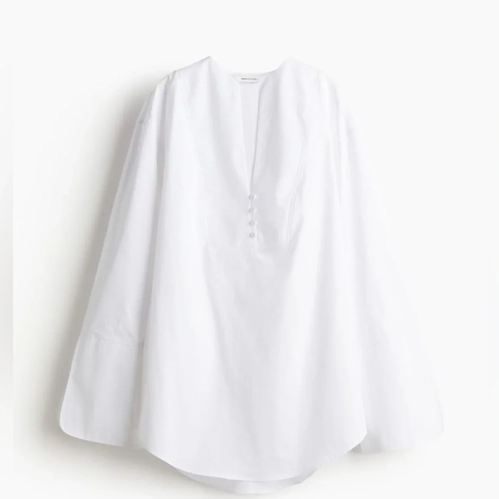 H&M A/W 2024 Loose Fit Tuxedo Shirt. XL - Picture 2 of 8